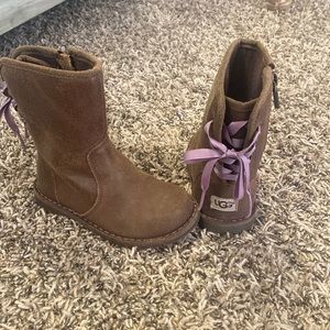 UGG toddler 8 Boots with Purple Bow in back